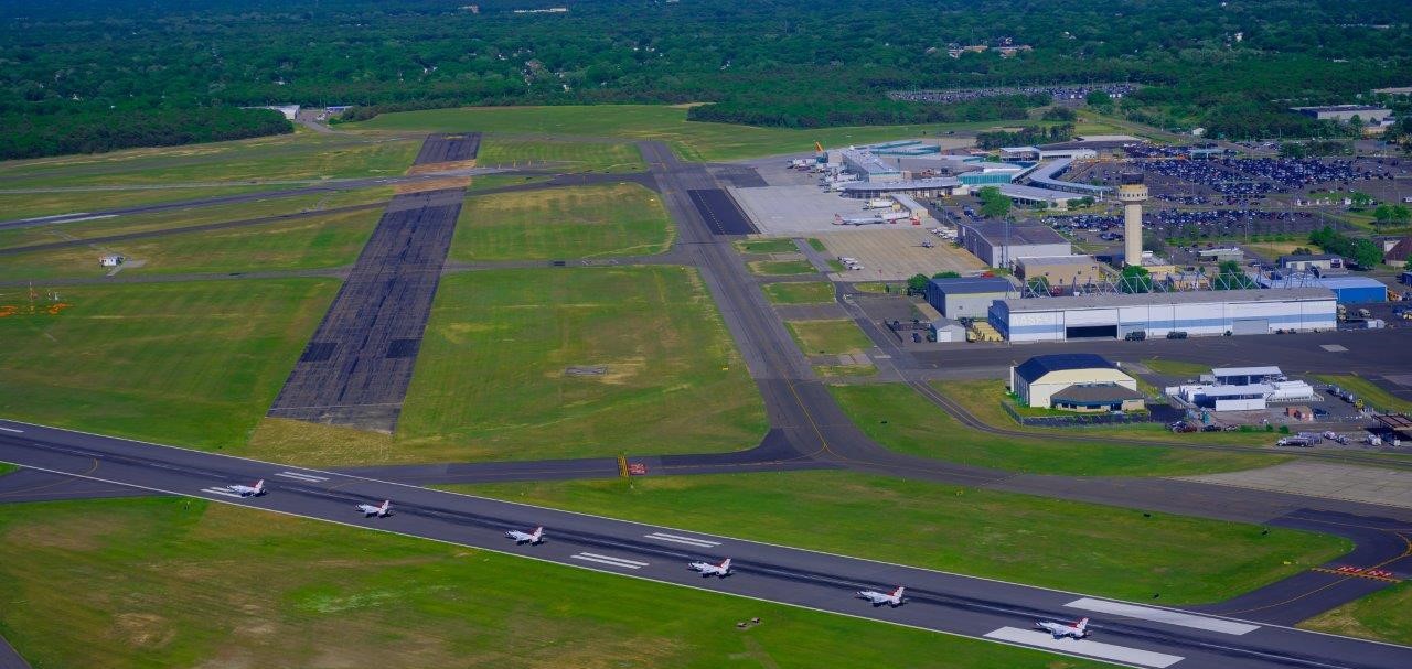 MacArthur Airport (ISP)