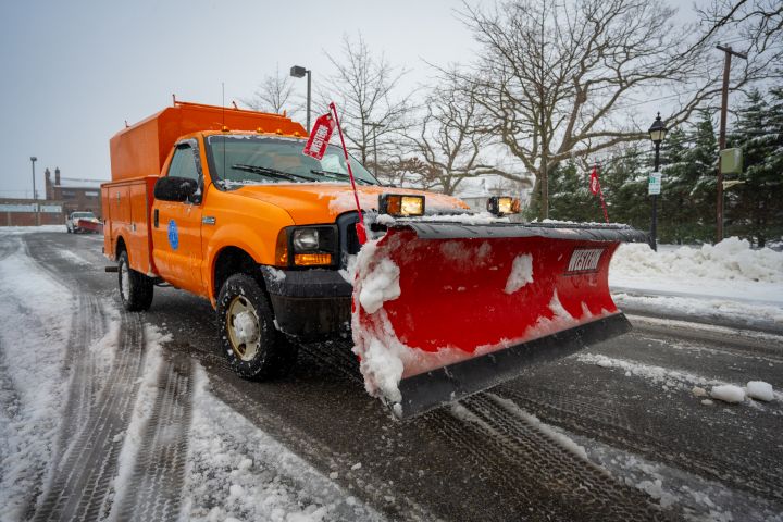 Retire Sus Automóviles de la Carretera Durante Una Emergencia Por Nieve
